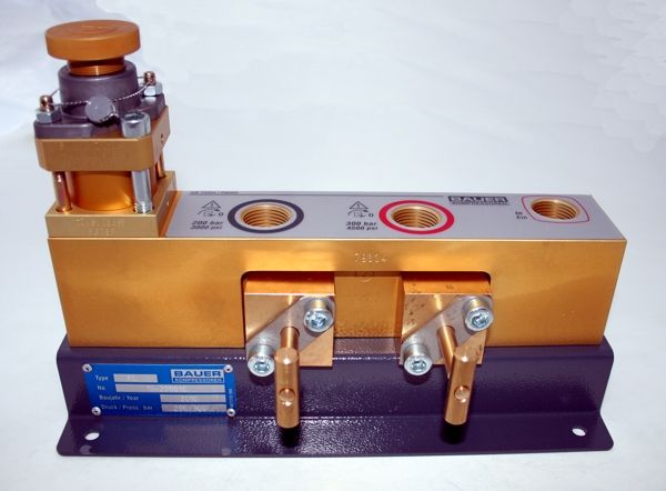 B305 Multi-fill switch panel - 200/300 bar